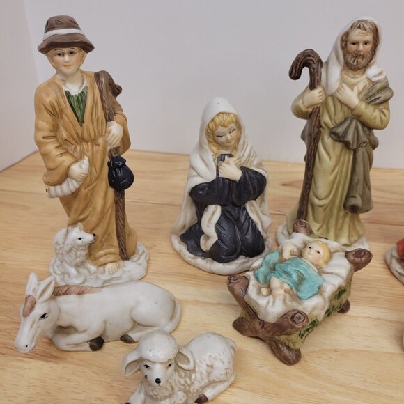 Vintage Hallmark Large Porcelain Ceramic Christmas Nativity Set 10 Piece Nice - Picture 9 of 16